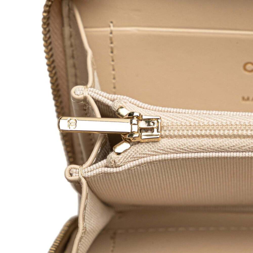 CHANEL Cream Caviar Leather Logo Wallet - Picture 5 of 10